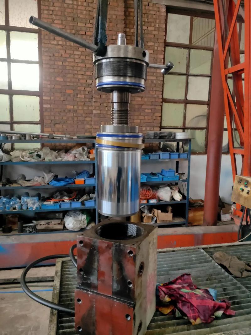 唐山工程机械城位于河北省唐山市丰南区,是华北地区规模较大的工程机械集聚地之一。